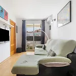 Penthouse With Terrace דירה *