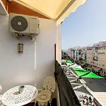 Penthouse With Terrace דירה *